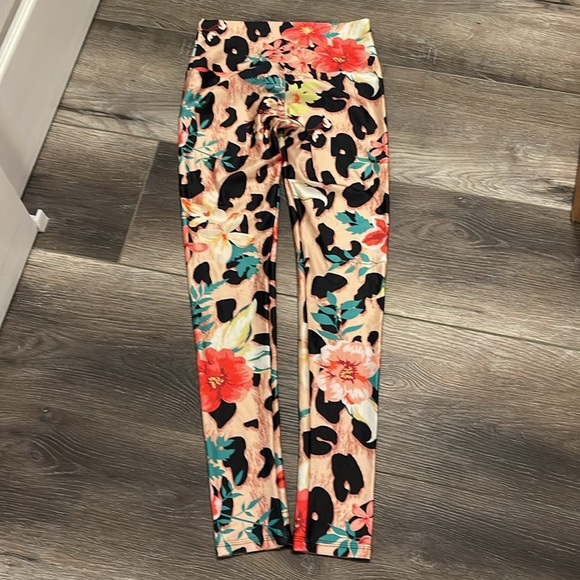 Pineapple Clothing leggings worn once size XS - Picture 3 of 3